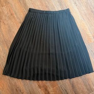 Ava & Viv Black Accordion Pleated Skirt
